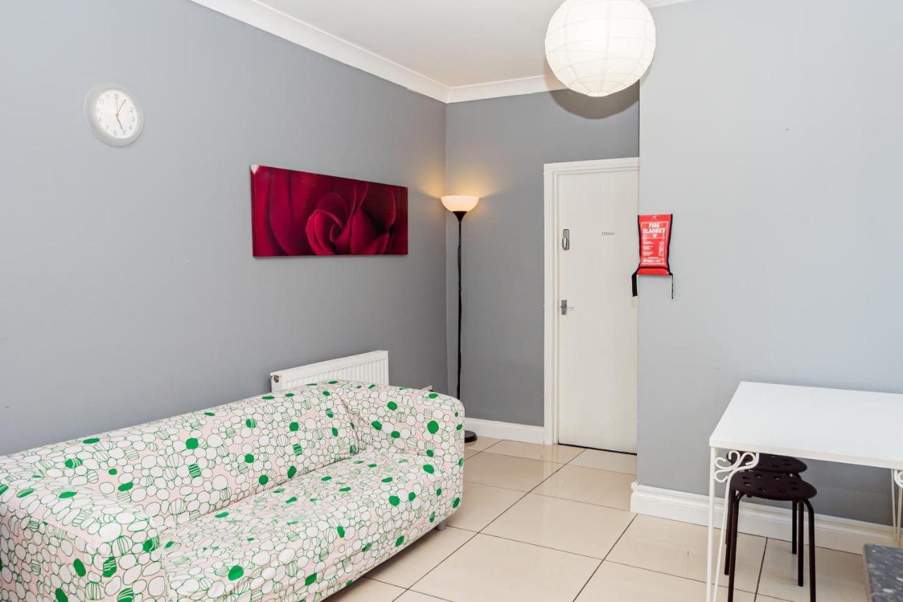 Shirley House 1, Guest House, Self Catering, Self Check In With Smart Locks, Use Of Fully Equipped Kitchen, Walking Distance To Southampton Central, Excellent Transport Links, Ideal For Longer Stays Екстер'єр фото