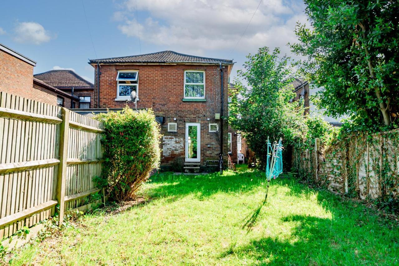 Shirley House 1, Guest House, Self Catering, Self Check In With Smart Locks, Use Of Fully Equipped Kitchen, Walking Distance To Southampton Central, Excellent Transport Links, Ideal For Longer Stays Екстер'єр фото