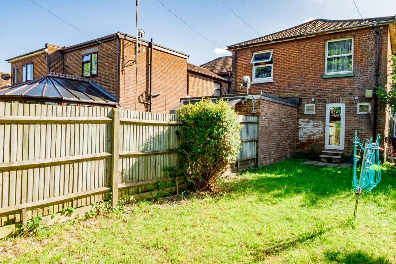 Shirley House 1, Guest House, Self Catering, Self Check In With Smart Locks, Use Of Fully Equipped Kitchen, Walking Distance To Southampton Central, Excellent Transport Links, Ideal For Longer Stays Екстер'єр фото