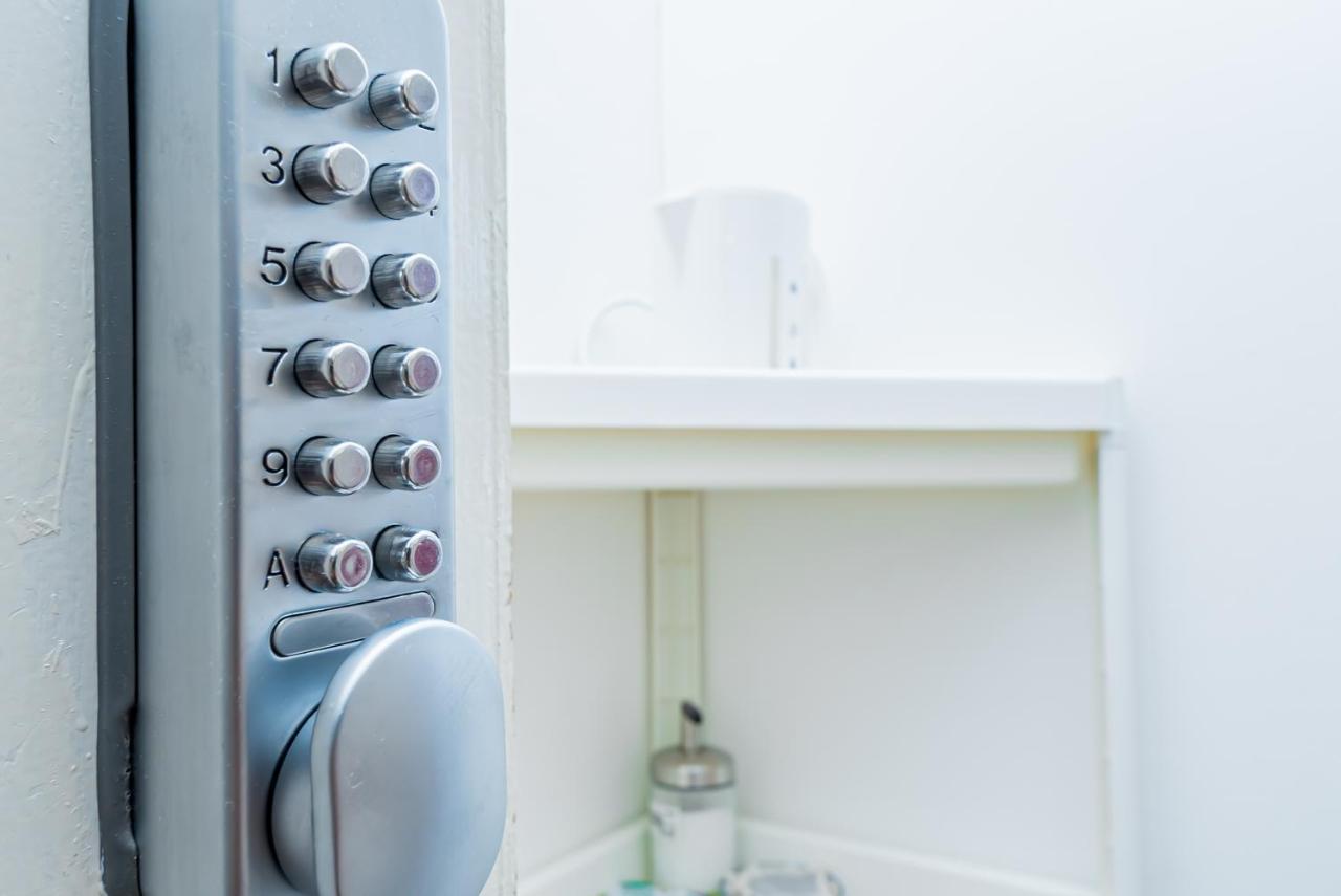 Shirley House 1, Guest House, Self Catering, Self Check In With Smart Locks, Use Of Fully Equipped Kitchen, Walking Distance To Southampton Central, Excellent Transport Links, Ideal For Longer Stays Екстер'єр фото