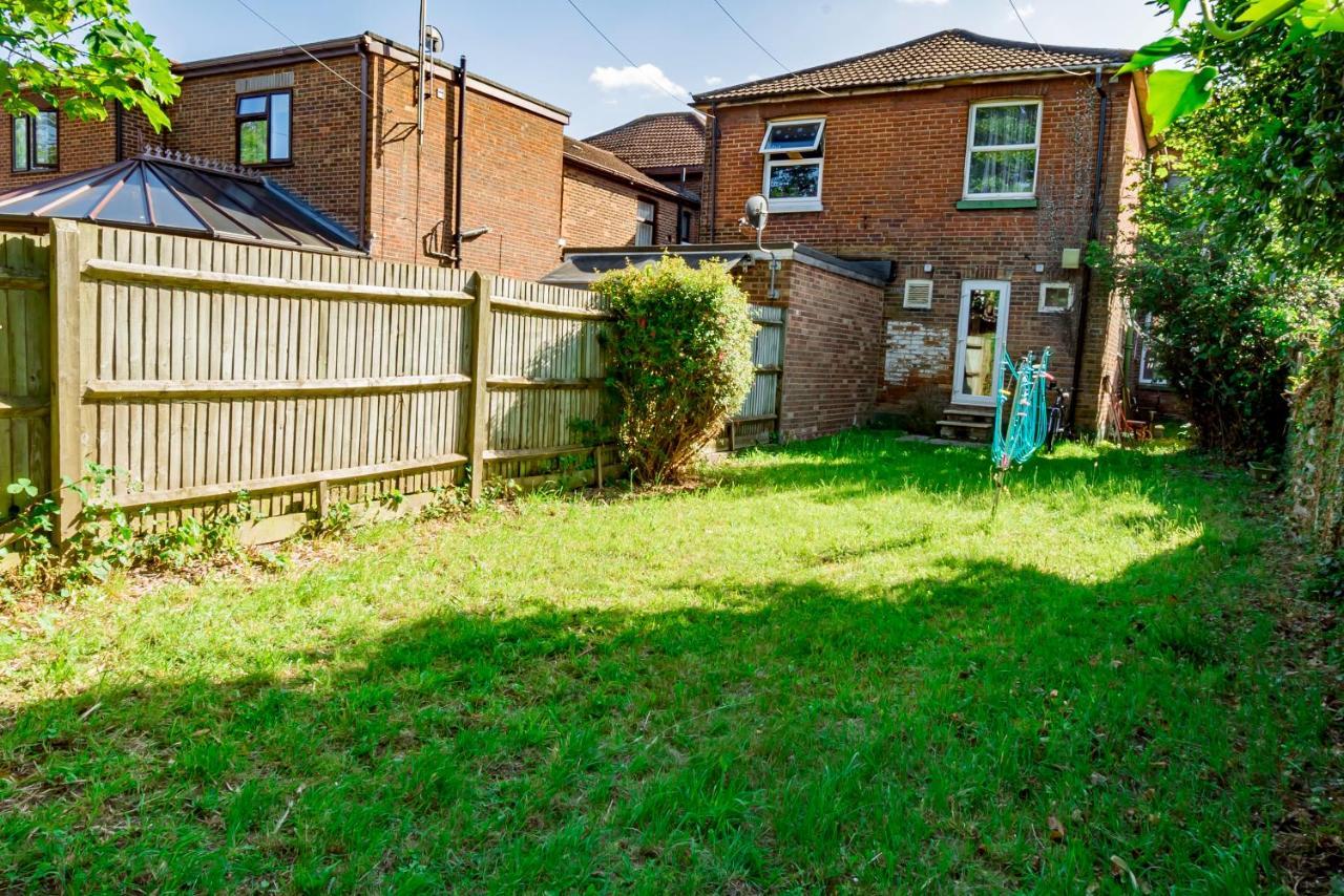 Shirley House 1, Guest House, Self Catering, Self Check In With Smart Locks, Use Of Fully Equipped Kitchen, Walking Distance To Southampton Central, Excellent Transport Links, Ideal For Longer Stays Екстер'єр фото
