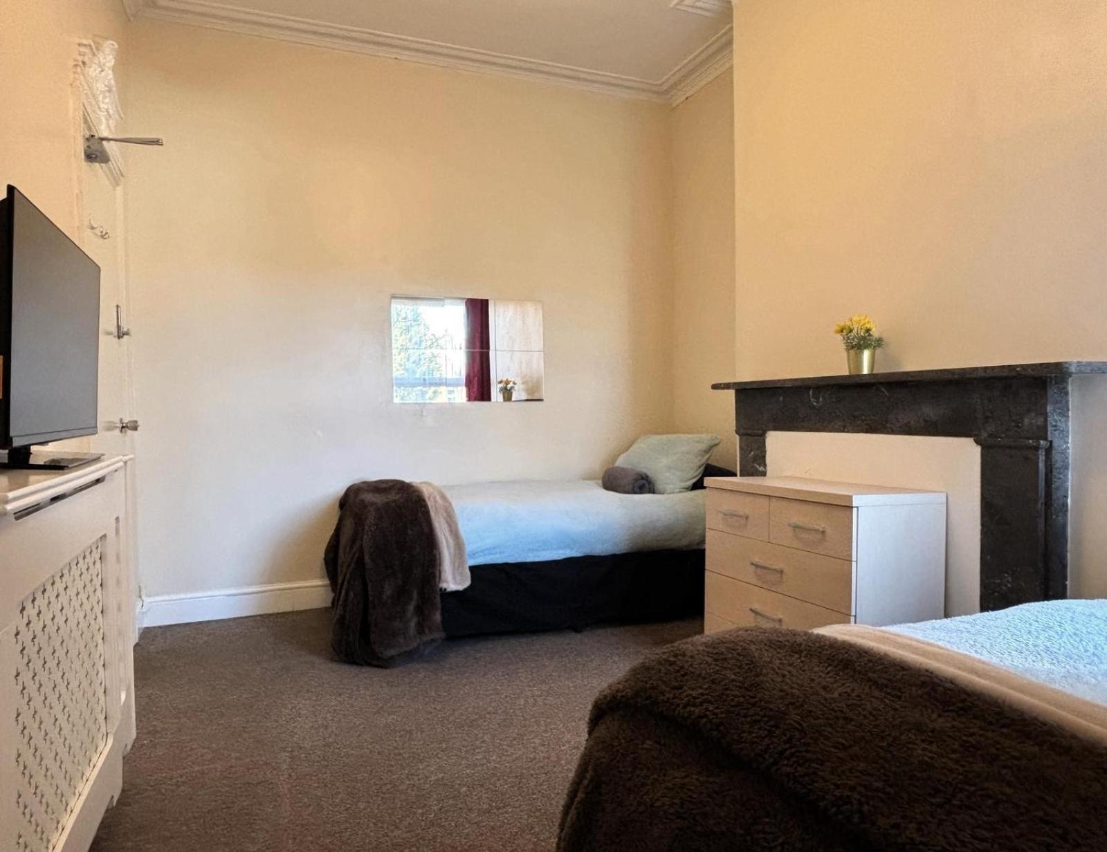 Shirley House 1, Guest House, Self Catering, Self Check In With Smart Locks, Use Of Fully Equipped Kitchen, Walking Distance To Southampton Central, Excellent Transport Links, Ideal For Longer Stays Екстер'єр фото